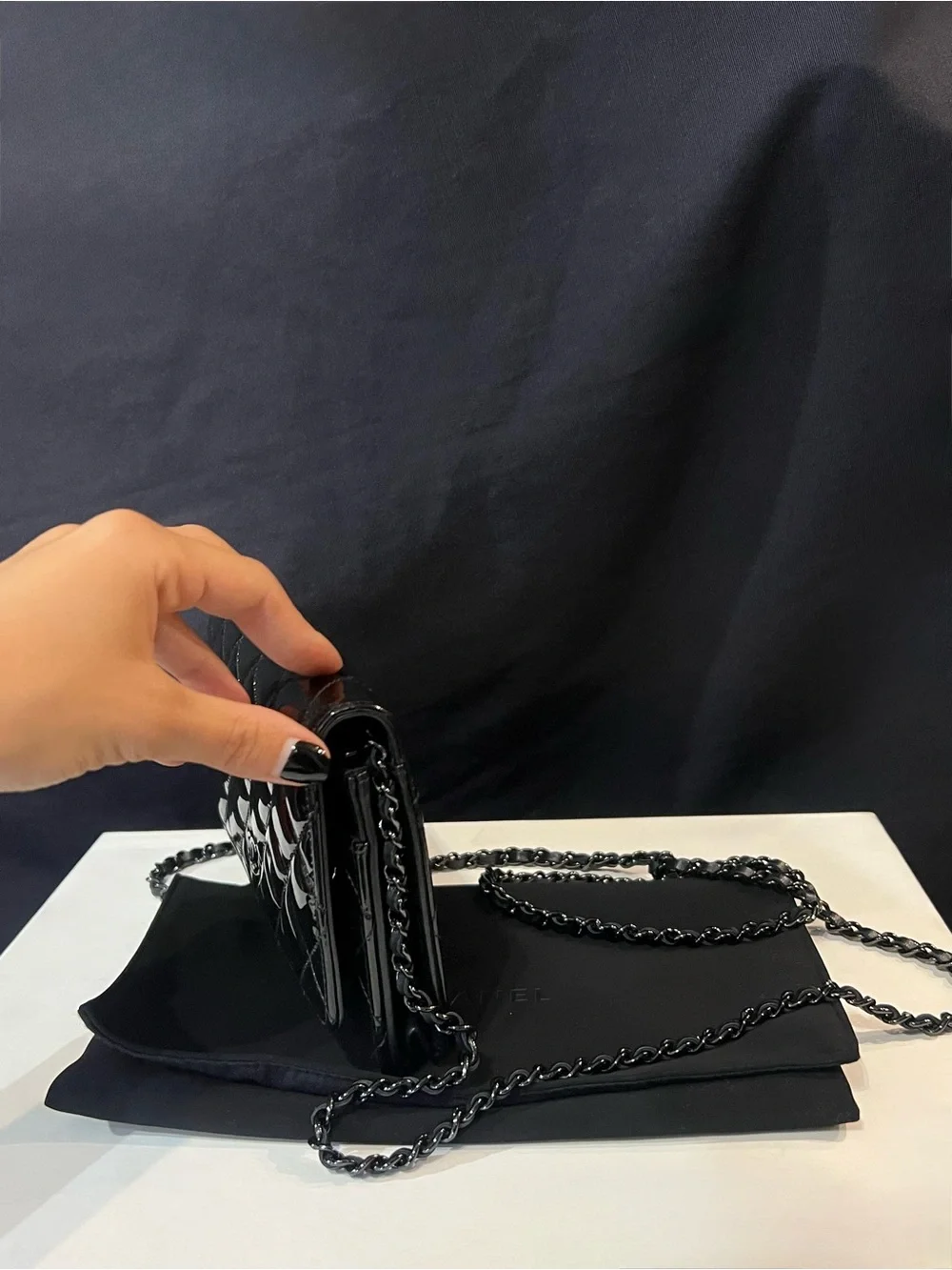 CHANEL WALLET ON CHAIN - VERNIS NOIR